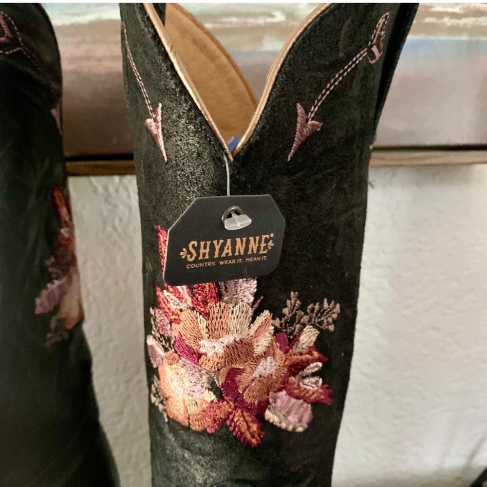 Shyanne Black Heeled Boots with Floral Embroidery - Picture 9 of 11